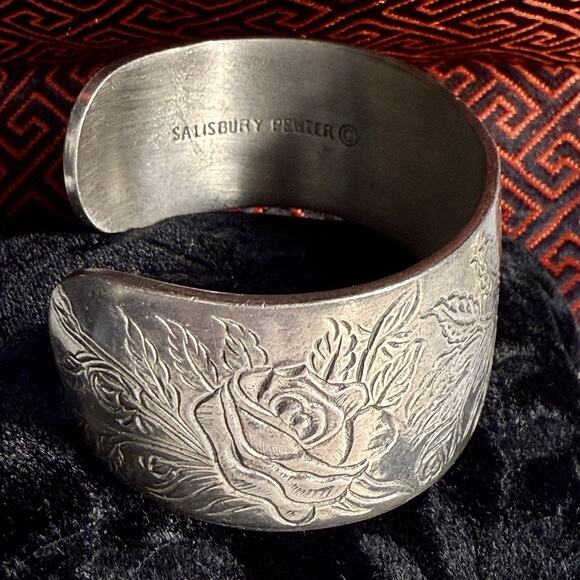 Salisbury Pewter June Rose Flower Cuff Bangle Bracelet Etched Collectible 1” - Picture 7 of 12